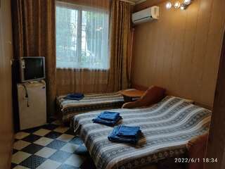 Гостиница Ника Рыбачье Трехместный номер-4