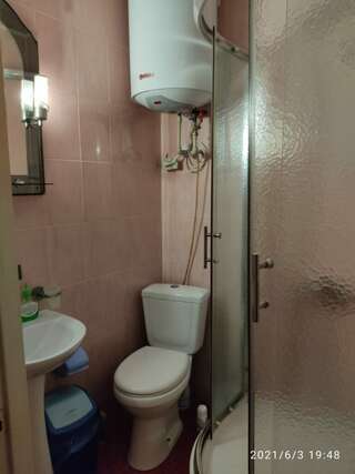 Гостиница Ника Рыбачье Трехместный номер-3